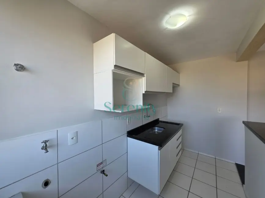 Foto 3 de Apartamento com 2 quartos para alugar, 45m2 em Jardim Jóquei Club, Londrina - PR