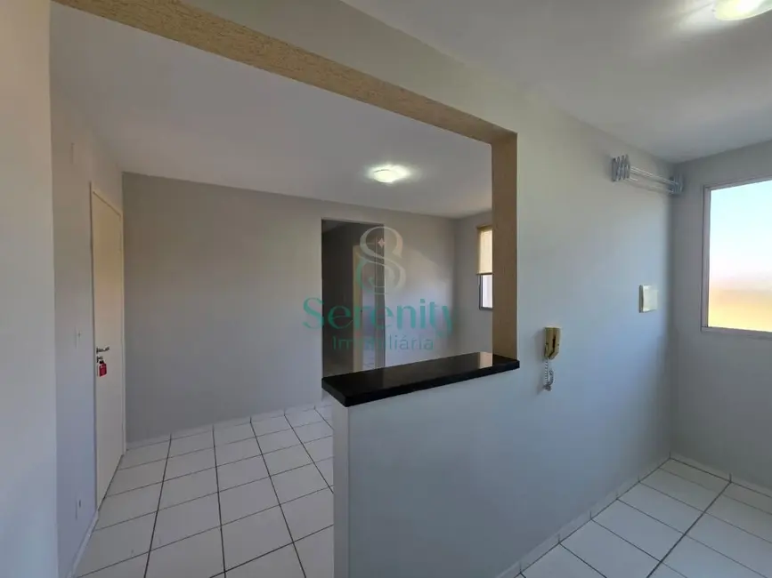 Foto 6 de Apartamento com 2 quartos para alugar, 45m2 em Jardim Jóquei Club, Londrina - PR
