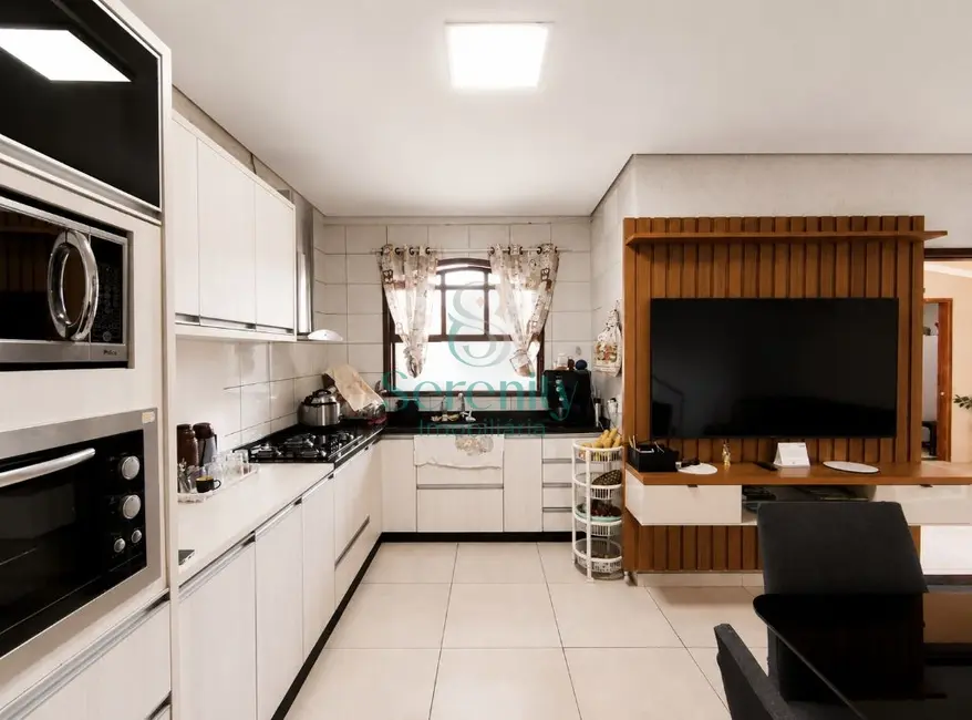 Foto 5 de Sobrado com 4 quartos à venda, 215m2 em Residencial Quadra Norte, Londrina - PR
