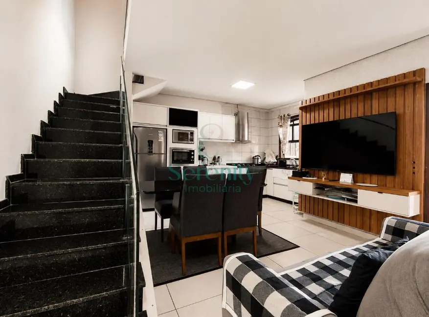 Foto 7 de Sobrado com 4 quartos à venda, 215m2 em Residencial Quadra Norte, Londrina - PR