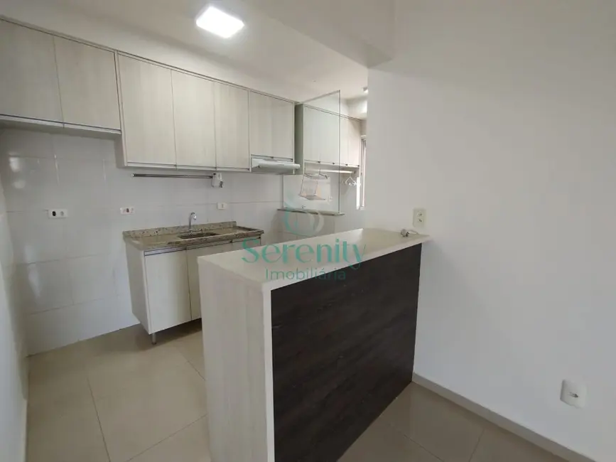 Apartamento com 3 quartos para alugar, 84m2 em Centro, Londrina - PR - imagem 7 Foto 7 de Apartamento com 3 quartos para alugar, 84m2 em Centro, Londrina - PR