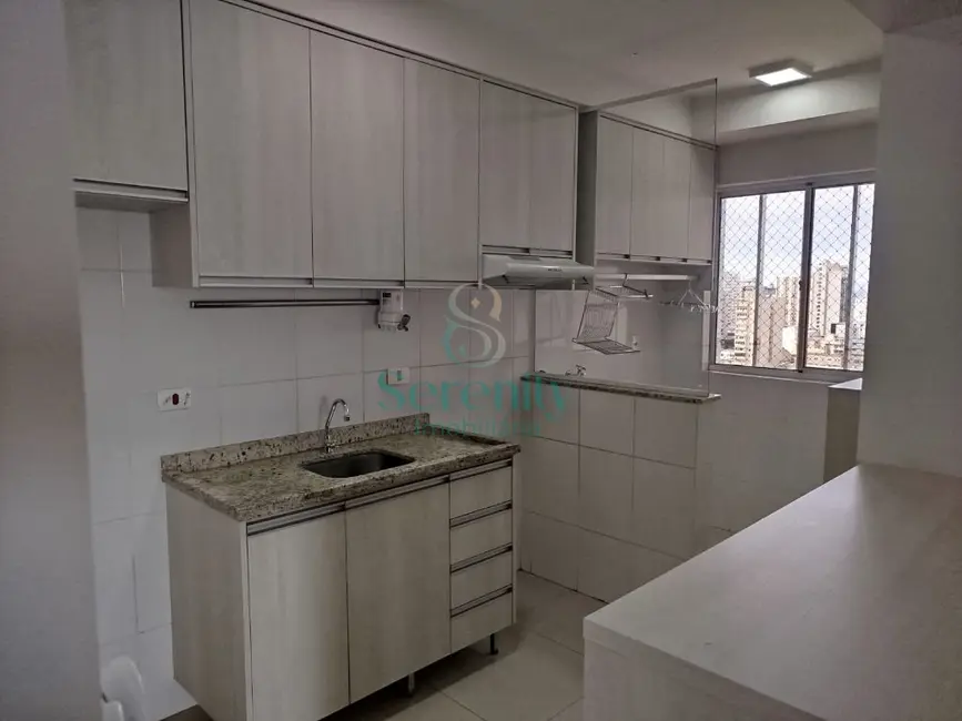 Apartamento com 3 quartos para alugar, 84m2 em Centro, Londrina - PR - imagem 6 Foto 6 de Apartamento com 3 quartos para alugar, 84m2 em Centro, Londrina - PR