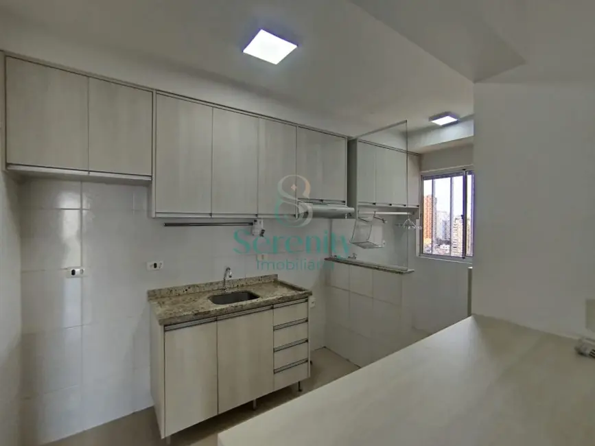 Apartamento com 3 quartos para alugar, 84m2 em Centro, Londrina - PR - imagem 8 Foto 8 de Apartamento com 3 quartos para alugar, 84m2 em Centro, Londrina - PR