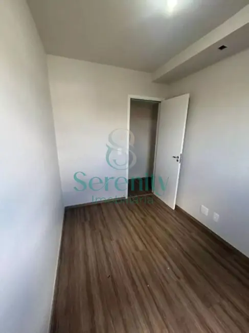 Foto 8 de Apartamento com 3 quartos para alugar, 64m2 em Vale dos Tucanos, Londrina - PR