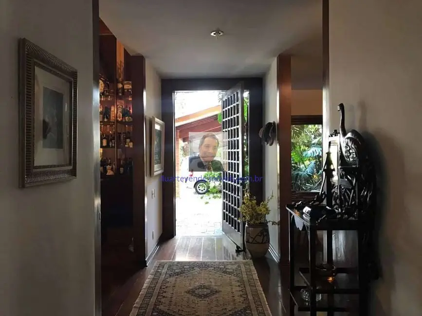Casa com 4 quartos à venda, 7390m2 em Chácara Santa Lúcia dos Ypes, Carapicuiba - SP - imagem 5 Foto 5 de Casa com 4 quartos à venda, 7390m2 em Chácara Santa Lúcia dos Ypes, Carapicuiba - SP