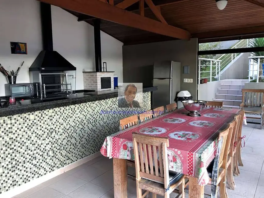 Casa com 5 quartos à venda e para alugar, 1470m2 em Chácara Santa Lúcia dos Ypes, Carapicuiba - SP - imagem 8 Foto 8 de Casa com 5 quartos à venda e para alugar, 1470m2 em Chácara Santa Lúcia dos Ypes, Carapicuiba - SP