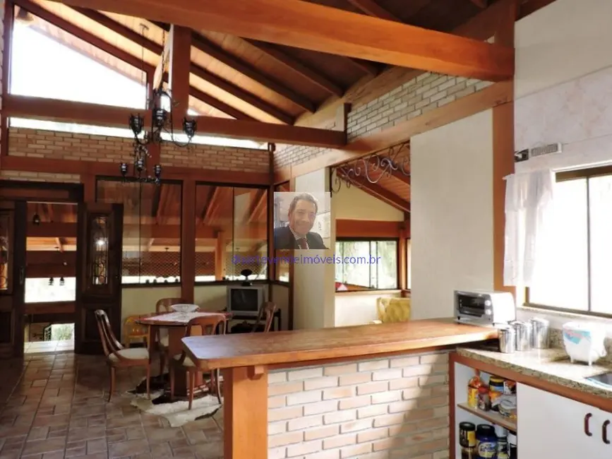 Casa com 5 quartos à venda, 1123m2 em Chácara Vale do Rio Cotia, Carapicuiba - SP - imagem 3 Foto 3 de Casa com 5 quartos à venda, 1123m2 em Chácara Vale do Rio Cotia, Carapicuiba - SP