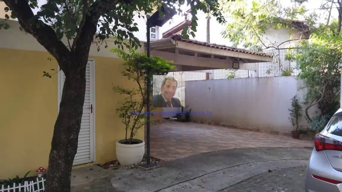 Foto 3 de Casa com 6 quartos à venda, 180m2 em Jardim Barbacena, Cotia - SP