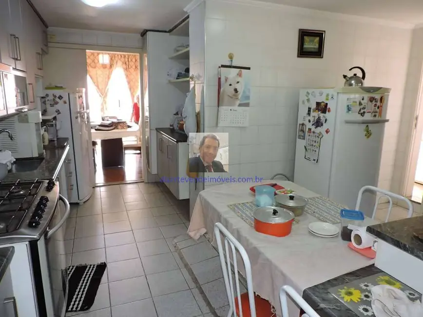 Foto 4 de Casa com 6 quartos à venda, 180m2 em Jardim Barbacena, Cotia - SP