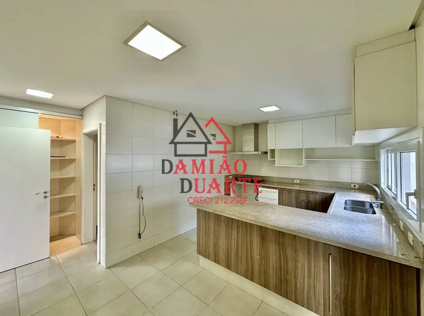 Casa com 4 quartos à venda, 494m2 em Pousada dos Bandeirantes, Carapicuiba - SP - imagem 9 Foto 9 de Casa com 4 quartos à venda, 494m2 em Pousada dos Bandeirantes, Carapicuiba - SP