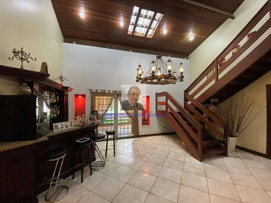Casa com 4 quartos à venda e para alugar, 780m2 em Chácara dos Junqueiras, Carapicuiba - SP - imagem 7 Foto 7 de Casa com 4 quartos à venda e para alugar, 780m2 em Chácara dos Junqueiras, Carapicuiba - SP