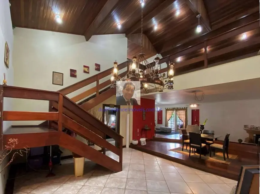 Casa com 4 quartos à venda e para alugar, 780m2 em Chácara dos Junqueiras, Carapicuiba - SP - imagem 6 Foto 6 de Casa com 4 quartos à venda e para alugar, 780m2 em Chácara dos Junqueiras, Carapicuiba - SP