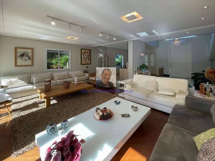 Foto 8 de Casa com 5 quartos à venda, 610m2 em Vila Santo Antônio, Cotia - SP