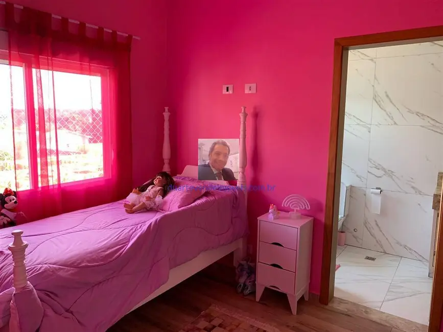 Casa com 4 quartos à venda, 297m2 em Vargem Grande Paulista - SP - imagem 3 Foto 3 de Casa com 4 quartos à venda, 297m2 em Vargem Grande Paulista - SP