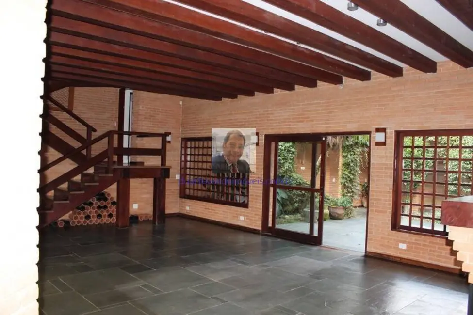 Casa com 3 quartos à venda, 349m2 em Granja Viana, Cotia - SP - imagem 6 Foto 6 de Casa com 3 quartos à venda, 349m2 em Granja Viana, Cotia - SP