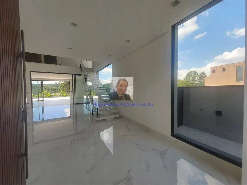 Casa com 4 quartos à venda, 486m2 em Granja Viana, Cotia - SP - imagem 5 Foto 5 de Casa com 4 quartos à venda, 486m2 em Granja Viana, Cotia - SP