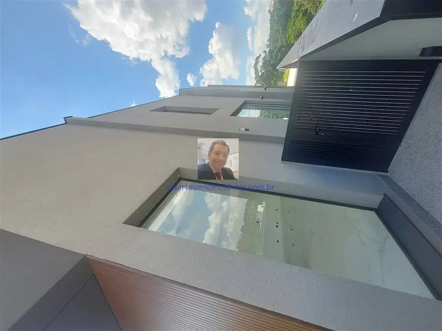 Casa com 4 quartos à venda, 486m2 em Granja Viana, Cotia - SP - imagem 3 Foto 3 de Casa com 4 quartos à venda, 486m2 em Granja Viana, Cotia - SP