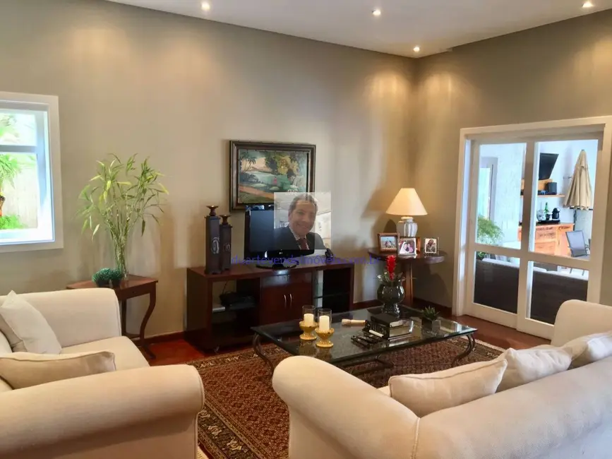 Casa com 4 quartos à venda, 465m2 em Alphaville, Santana De Parnaiba - SP - imagem 3 Foto 3 de Casa com 4 quartos à venda, 465m2 em Alphaville, Santana De Parnaiba - SP