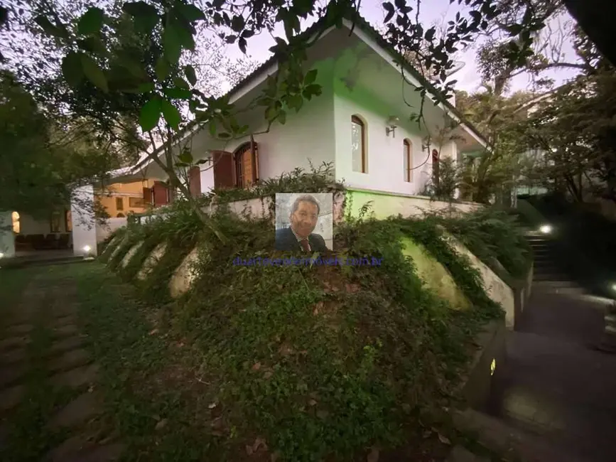 Casa de Condomínio com 7 quartos à venda e para alugar, 774m2 em Chácara Granja Velha, Cotia - SP - imagem 4 Foto 4 de Casa de Condomínio com 7 quartos à venda e para alugar, 774m2 em Chácara Granja Velha, Cotia - SP