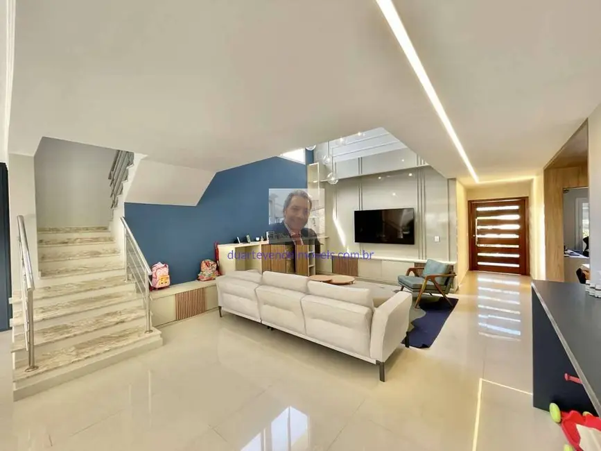 Casa de Condomínio com 4 quartos à venda, 359m2 em São Paulo II, Cotia - SP - imagem 3 Foto 3 de Casa de Condomínio com 4 quartos à venda, 359m2 em São Paulo II, Cotia - SP