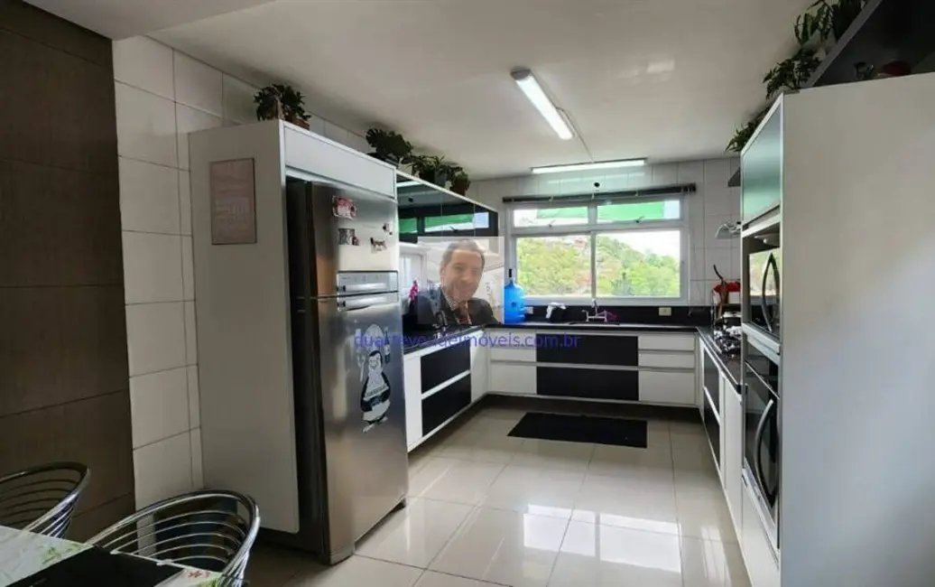 Foto 8 de Casa com 3 quartos à venda, 244m2 em Jardim Rio das Pedras, Cotia - SP