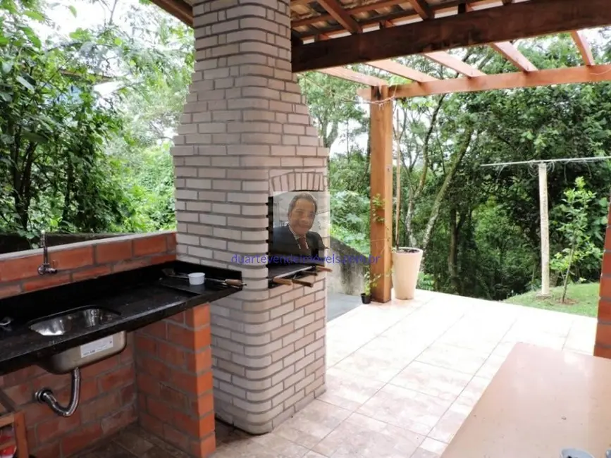 Foto 3 de Casa com 4 quartos à venda, 205m2 em Jardim Indaiá, Embu Das Artes - SP