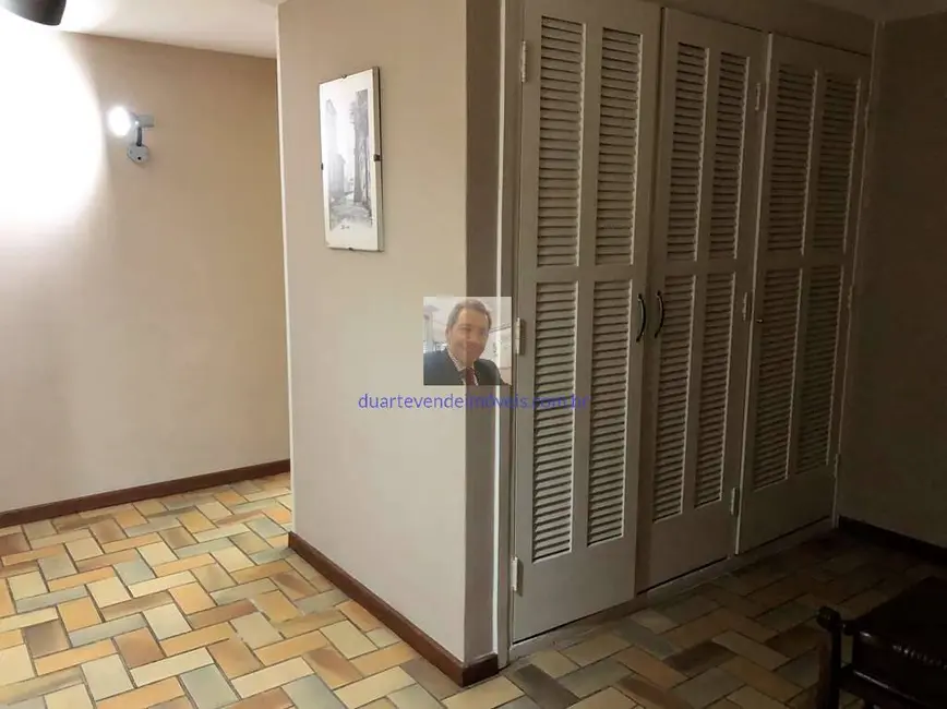 Casa com 3 quartos à venda, 482m2 em Vila Santo Antônio, Cotia - SP - imagem 4 Foto 4 de Casa com 3 quartos à venda, 482m2 em Vila Santo Antônio, Cotia - SP