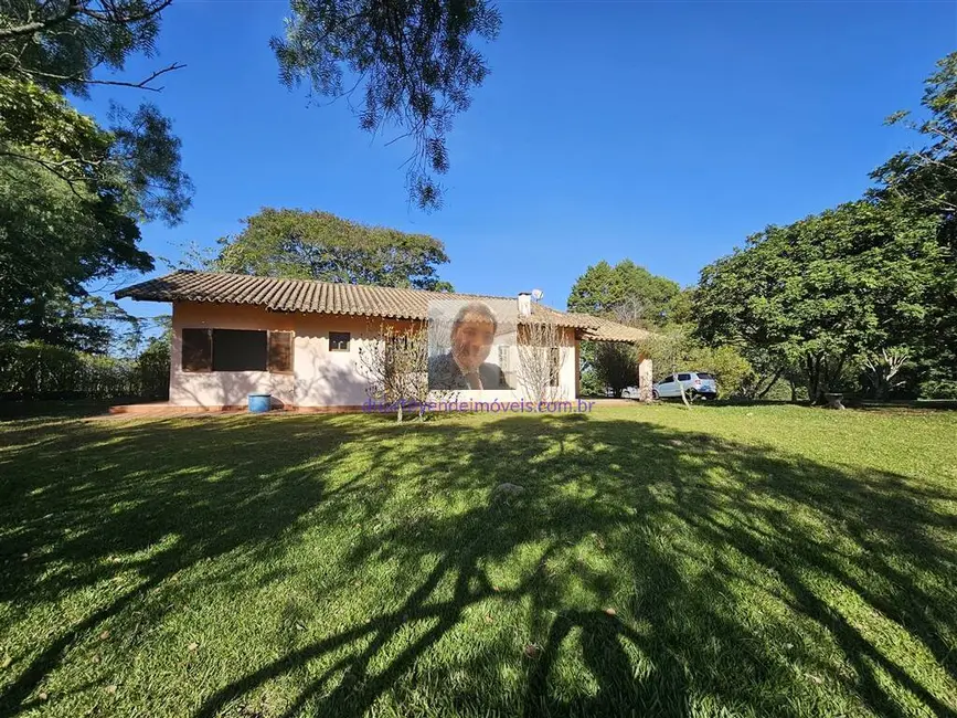 Foto 1 de Chácara com 3 quartos à venda e para alugar, 111m2 em Jardim Atalaia, Cotia - SP