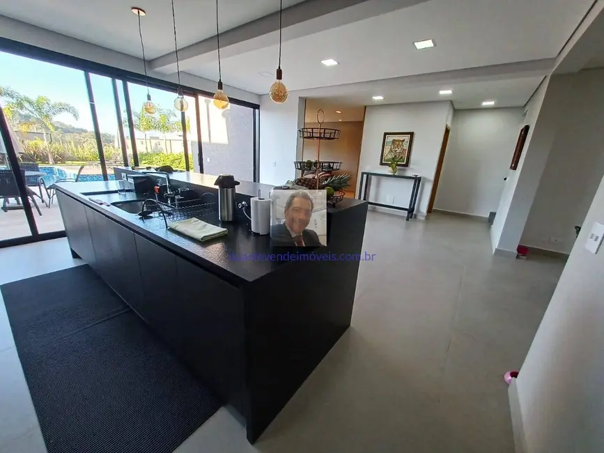 Casa de Condomínio com 4 quartos à venda, 530m2 em Jardim do Golf I, Jandira - SP - imagem 8 Foto 8 de Casa de Condomínio com 4 quartos à venda, 530m2 em Jardim do Golf I, Jandira - SP