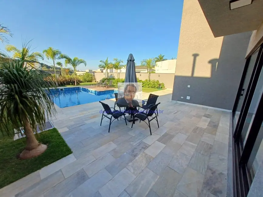 Casa de Condomínio com 4 quartos à venda, 530m2 em Jardim do Golf I, Jandira - SP - imagem 9 Foto 9 de Casa de Condomínio com 4 quartos à venda, 530m2 em Jardim do Golf I, Jandira - SP