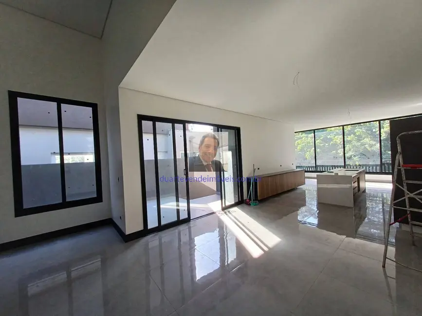 Casa de Condomínio com 5 quartos à venda, 412m2 em Jardim do Golf I, Jandira - SP - imagem 6 Foto 6 de Casa de Condomínio com 5 quartos à venda, 412m2 em Jardim do Golf I, Jandira - SP