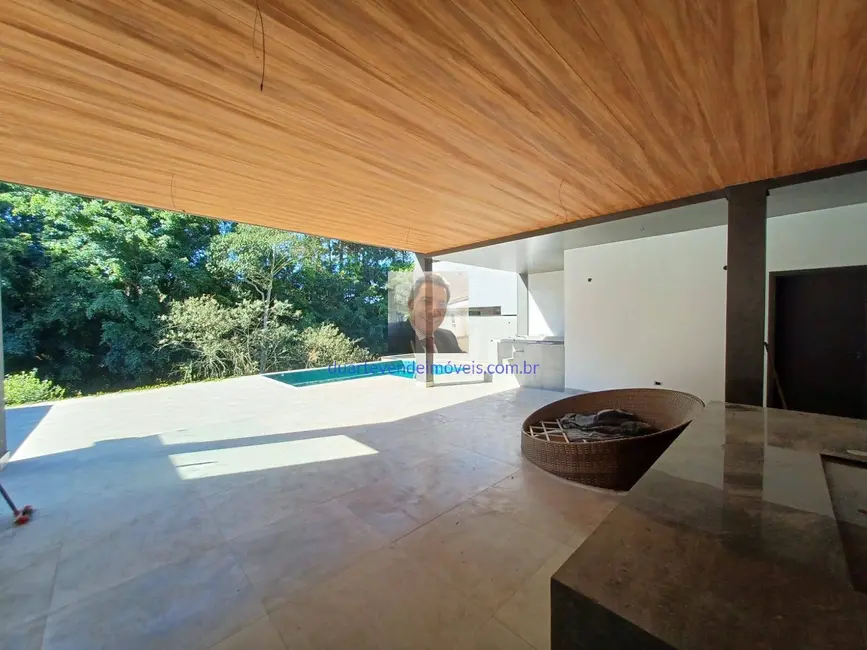 Casa de Condomínio com 5 quartos à venda, 412m2 em Jardim do Golf I, Jandira - SP - imagem 5 Foto 5 de Casa de Condomínio com 5 quartos à venda, 412m2 em Jardim do Golf I, Jandira - SP