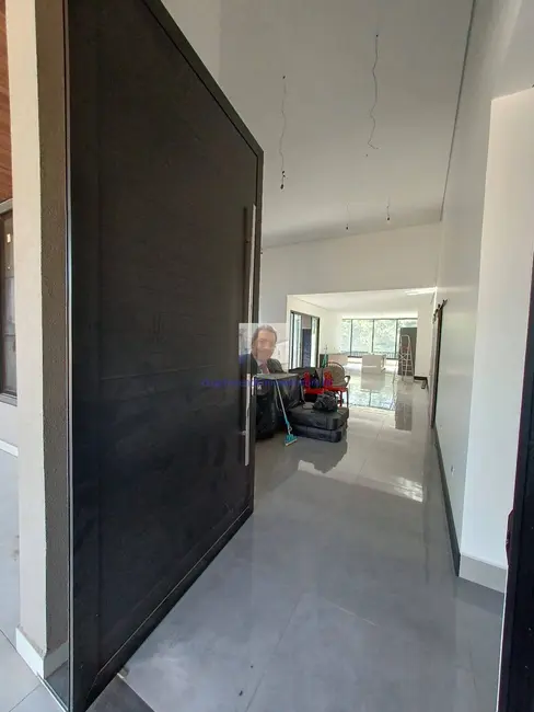 Casa de Condomínio com 5 quartos à venda, 412m2 em Jardim do Golf I, Jandira - SP - imagem 8 Foto 8 de Casa de Condomínio com 5 quartos à venda, 412m2 em Jardim do Golf I, Jandira - SP