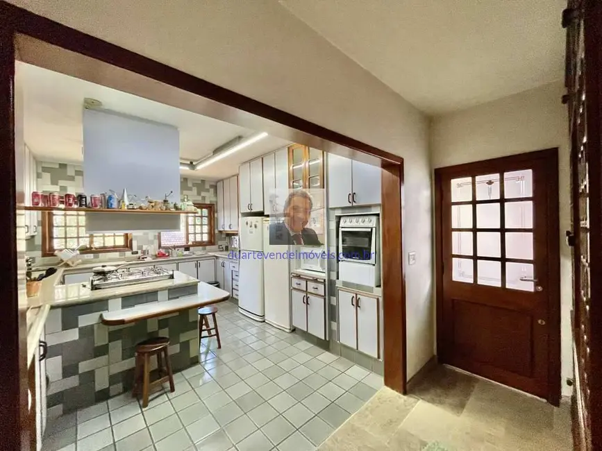 Casa com 5 quartos à venda e para alugar, 923m2 em Vila Santo Antônio, Cotia - SP - imagem 7 Foto 7 de Casa com 5 quartos à venda e para alugar, 923m2 em Vila Santo Antônio, Cotia - SP