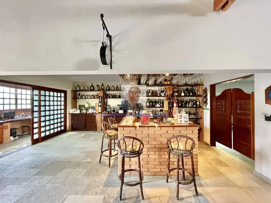 Casa com 5 quartos à venda e para alugar, 923m2 em Vila Santo Antônio, Cotia - SP - imagem 9 Foto 9 de Casa com 5 quartos à venda e para alugar, 923m2 em Vila Santo Antônio, Cotia - SP