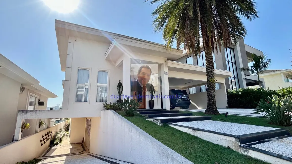 Casa de Condomínio com 4 quartos à venda, 380m2 em Jardim do Golf I, Jandira - SP - imagem 2 Foto 2 de Casa de Condomínio com 4 quartos à venda, 380m2 em Jardim do Golf I, Jandira - SP