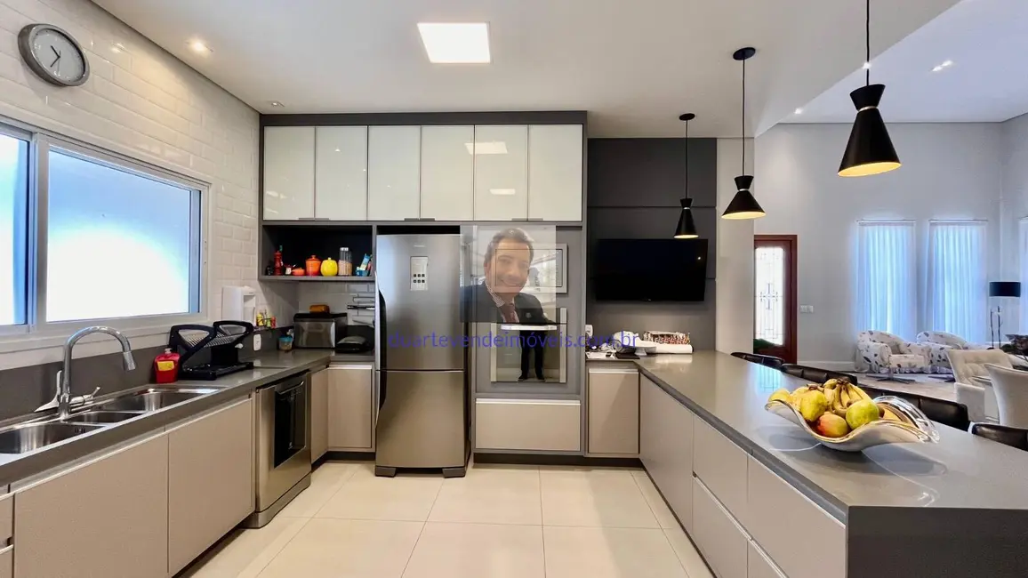 Casa de Condomínio com 4 quartos à venda, 380m2 em Jardim do Golf I, Jandira - SP - imagem 6 Foto 6 de Casa de Condomínio com 4 quartos à venda, 380m2 em Jardim do Golf I, Jandira - SP