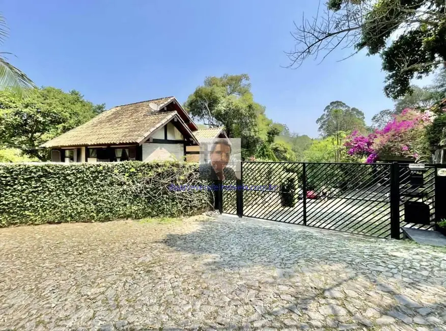Casa de Condomínio com 3 quartos à venda, 183m2 em Chácara Santa Lúcia, Carapicuiba - SP - imagem 4 Foto 4 de Casa de Condomínio com 3 quartos à venda, 183m2 em Chácara Santa Lúcia, Carapicuiba - SP