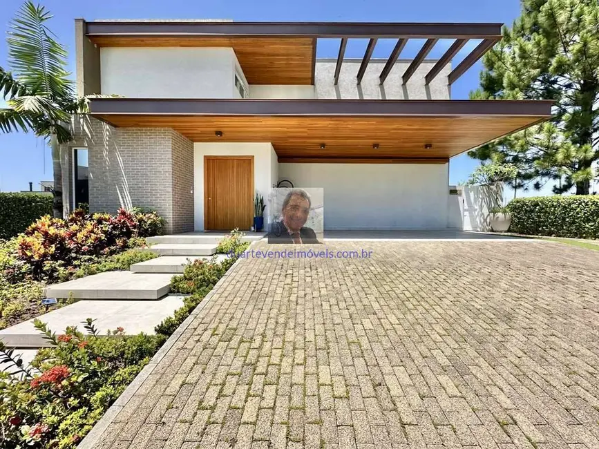 Foto 9 de Casa de Condomínio com 4 quartos à venda e para alugar, 345m2 em Granja Viana, Carapicuiba - SP