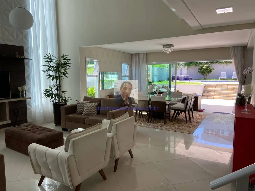 Foto 2 de Casa de Condomínio com 4 quartos à venda, 350m2 em Jardim do Golf I, Jandira - SP