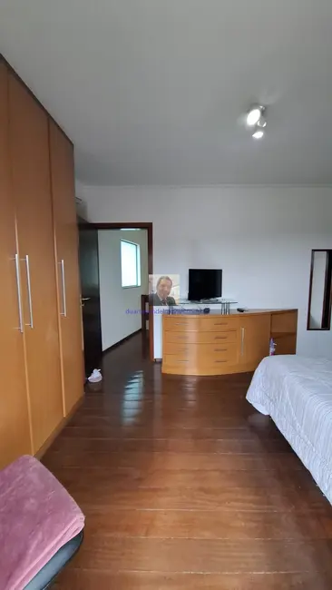 Casa com 3 quartos à venda, 340m2 em Adalgisa, Osasco - SP - imagem 8 Foto 8 de Casa com 3 quartos à venda, 340m2 em Adalgisa, Osasco - SP