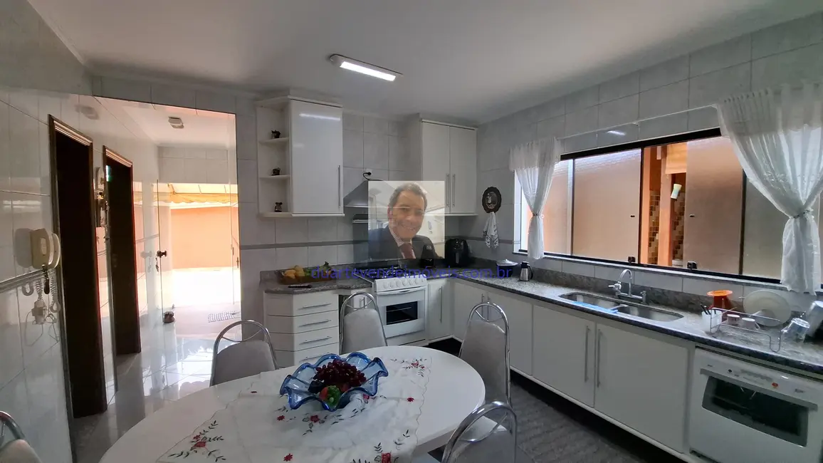 Casa com 3 quartos à venda, 340m2 em Adalgisa, Osasco - SP - imagem 3 Foto 3 de Casa com 3 quartos à venda, 340m2 em Adalgisa, Osasco - SP