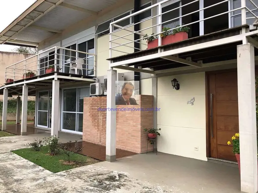 Casa com 3 quartos à venda, 344m2 em Vila Santo Antônio, Cotia - SP - imagem 6 Foto 6 de Casa com 3 quartos à venda, 344m2 em Vila Santo Antônio, Cotia - SP