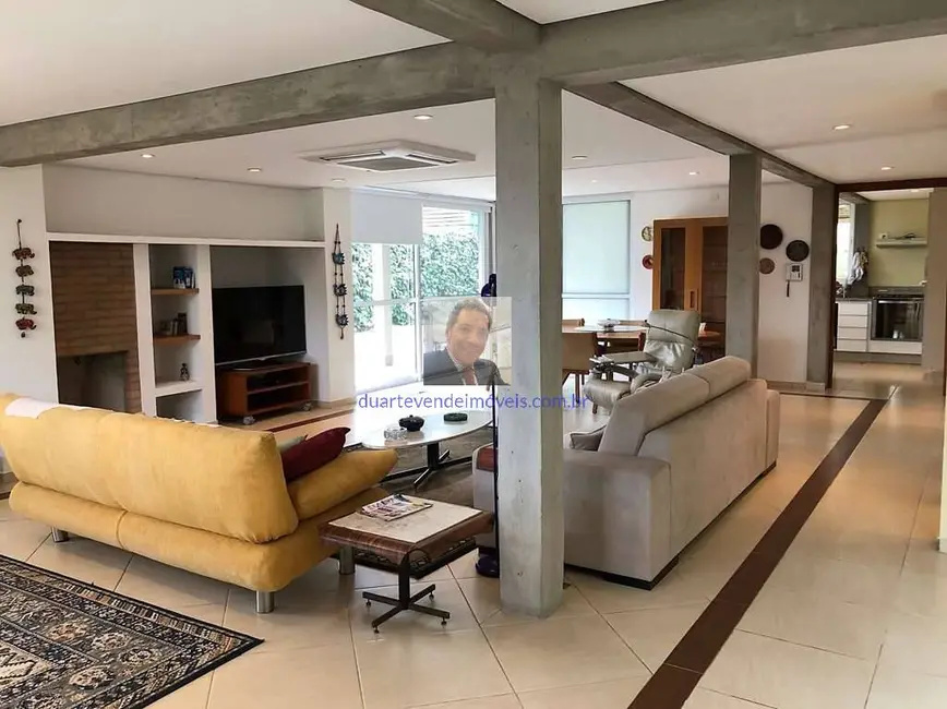 Casa com 3 quartos à venda, 344m2 em Vila Santo Antônio, Cotia - SP - imagem 9 Foto 9 de Casa com 3 quartos à venda, 344m2 em Vila Santo Antônio, Cotia - SP