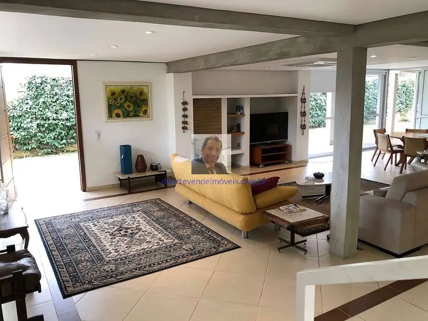 Casa com 3 quartos à venda, 344m2 em Vila Santo Antônio, Cotia - SP - imagem 8 Foto 8 de Casa com 3 quartos à venda, 344m2 em Vila Santo Antônio, Cotia - SP