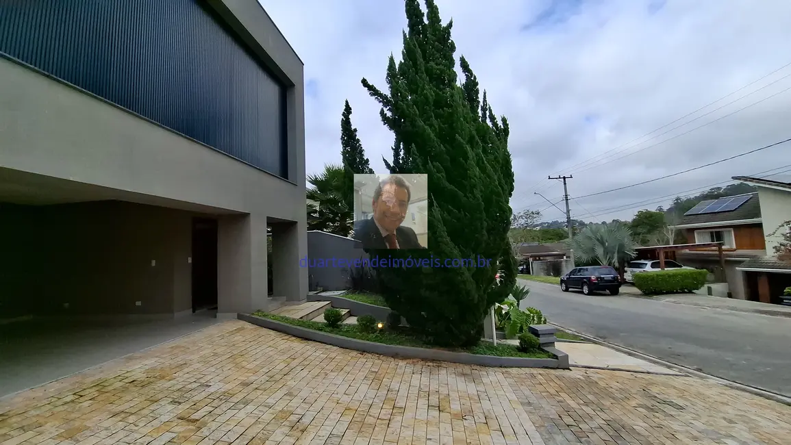 Casa de Condomínio com 4 quartos à venda, 357m2 em Golf Gardens, Carapicuiba - SP - imagem 4 Foto 4 de Casa de Condomínio com 4 quartos à venda, 357m2 em Golf Gardens, Carapicuiba - SP