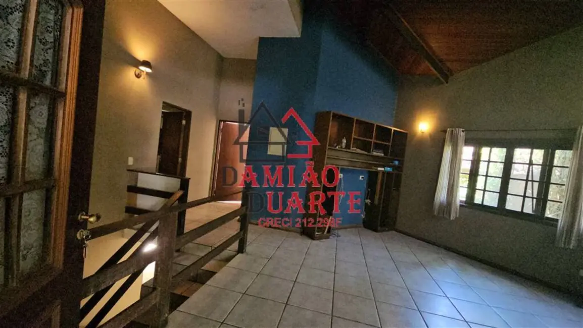 Casa de Condomínio com 3 quartos à venda e para alugar, 230m2 em Transurb, Itapevi - SP - imagem 4 Foto 4 de Casa de Condomínio com 3 quartos à venda e para alugar, 230m2 em Transurb, Itapevi - SP