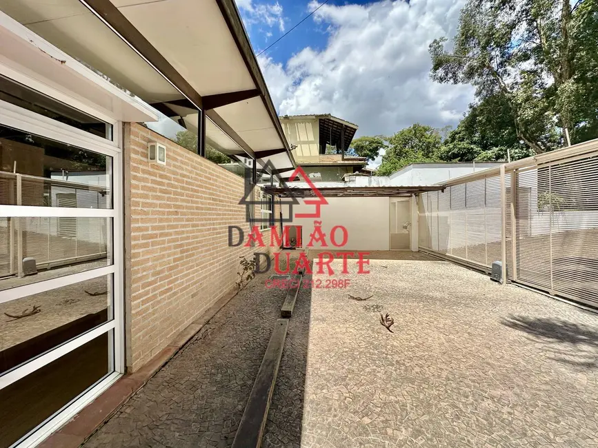 Casa com 3 quartos à venda, 345m2 em Vila Santo Antônio, Cotia - SP - imagem 9 Foto 9 de Casa com 3 quartos à venda, 345m2 em Vila Santo Antônio, Cotia - SP