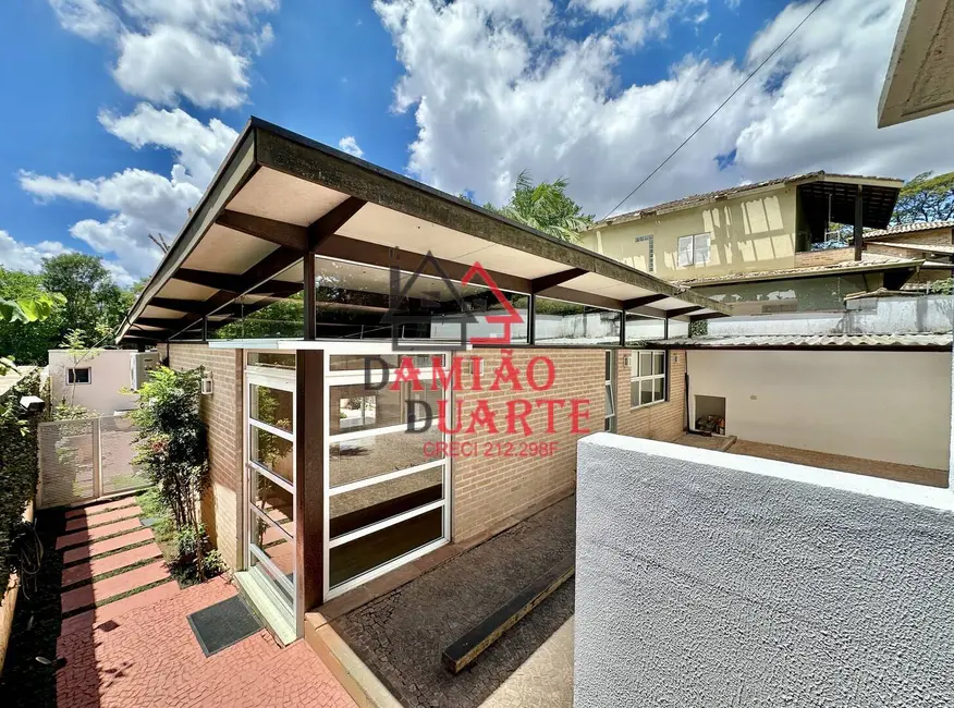 Casa com 3 quartos à venda, 345m2 em Vila Santo Antônio, Cotia - SP - imagem 8 Foto 8 de Casa com 3 quartos à venda, 345m2 em Vila Santo Antônio, Cotia - SP