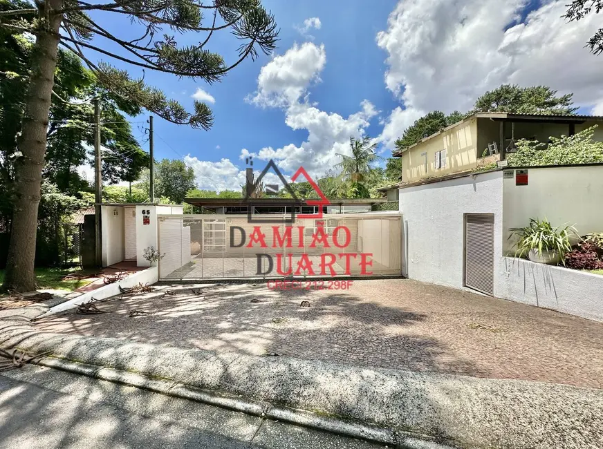 Casa com 3 quartos à venda, 345m2 em Vila Santo Antônio, Cotia - SP - imagem 4 Foto 4 de Casa com 3 quartos à venda, 345m2 em Vila Santo Antônio, Cotia - SP